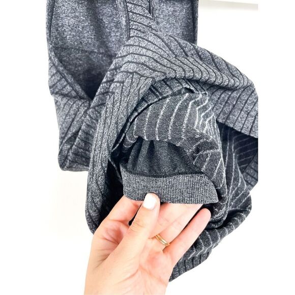 All in Motion Athletic Workout Grey‎ Striped Modern Tank Size S - Picture 3 of 5